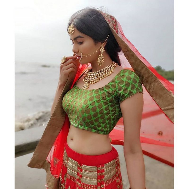 adah sharma latest instagram hot photos