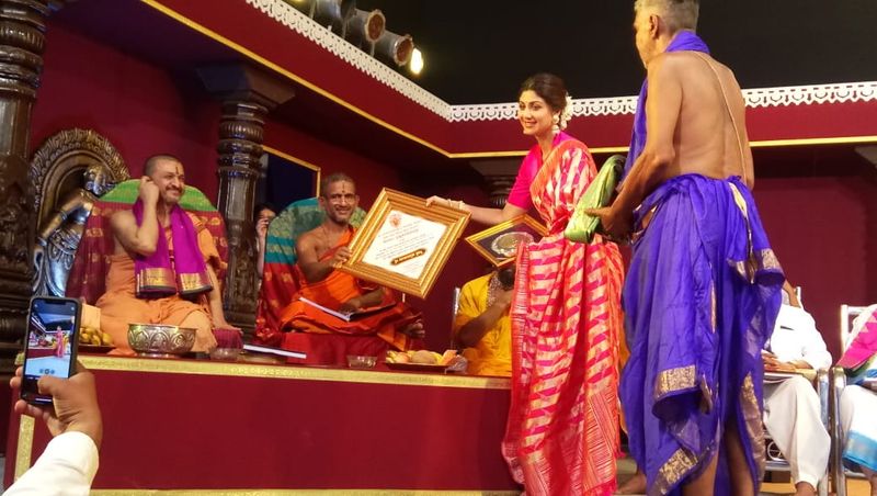 ಶಿಲ್ಪಾ ಶೆಟ್ಟಿ ಅವರಿಗೆ ನೆನಪಿನ ಕಾಣಿಕೆ