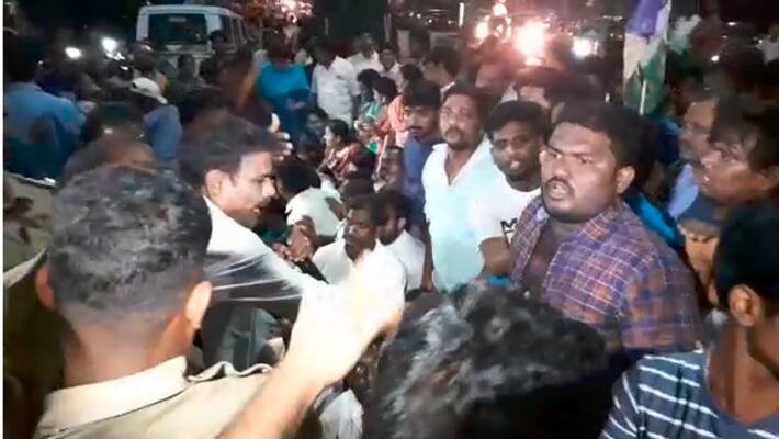 YSRCP supporter strike at vishakapatnam TDP office YSRCP supporter strike at vishakapatnam TDP office