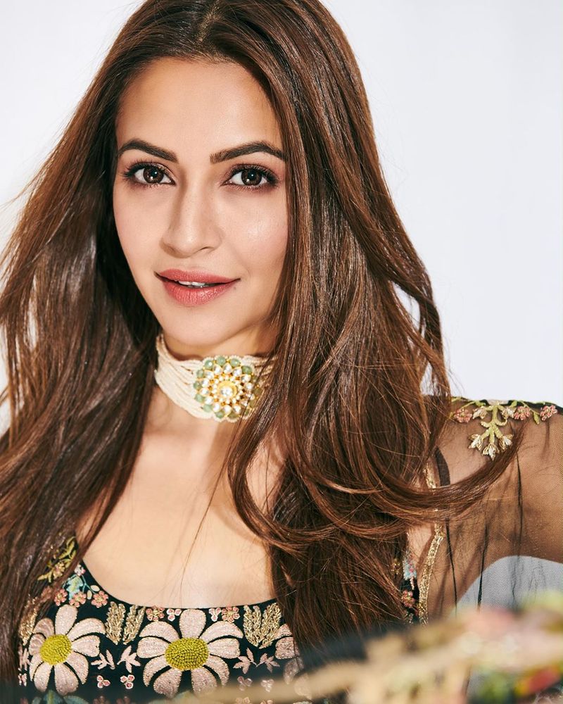 kriti Kharbanda latest instagram photos