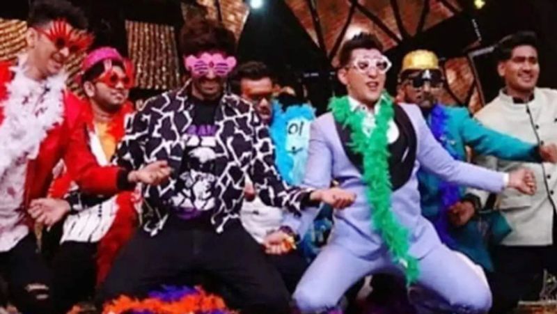 নেহাকেই ছেলের পুত্রবধু হিসেবে দেখতে চান উদিত নারায়ণ সে কথাও নিজে জানালেন তিনি।