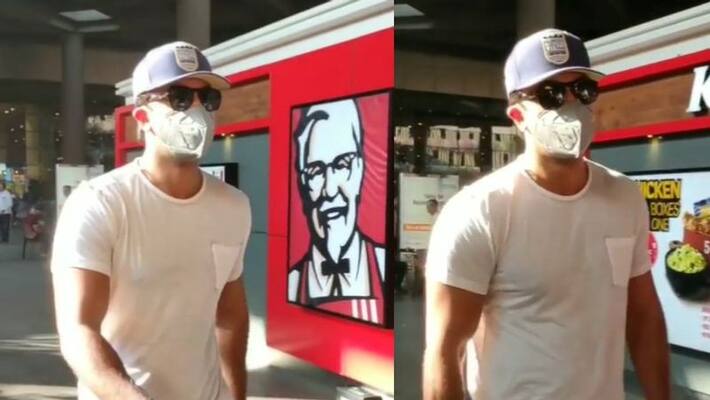Ranvir kapoor wears mask for Corona virus panic Ranvir kapoor wears mask for Corona virus panic