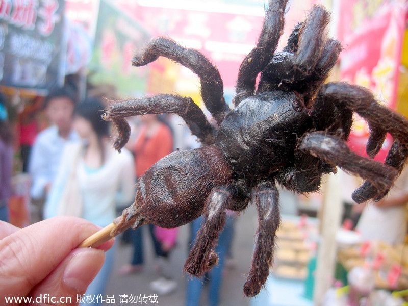 chinese main coronavirus eating food