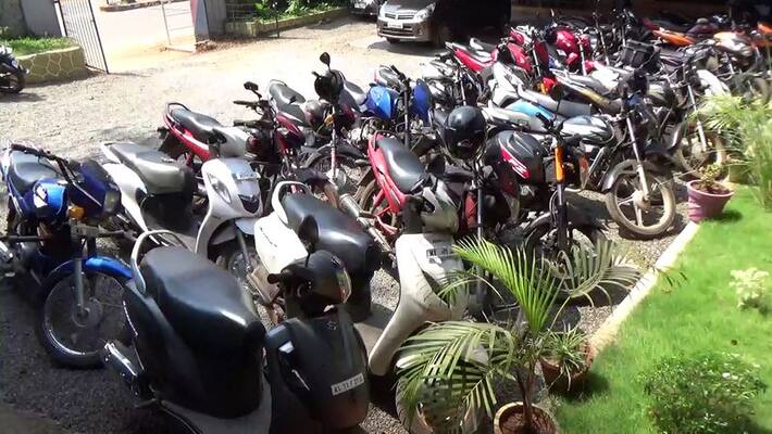25 bikes seized from students who doesnt have license 25 bikes seized from students who doesnt have license