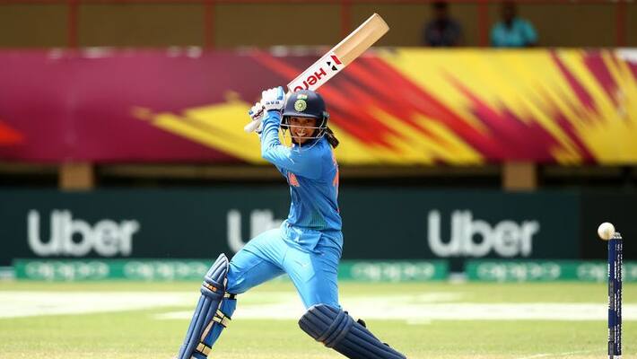 Smriti Mandhana given out despite dropped catch, third umpire saves her Smriti Mandhana given out despite dropped catch, third umpire saves her