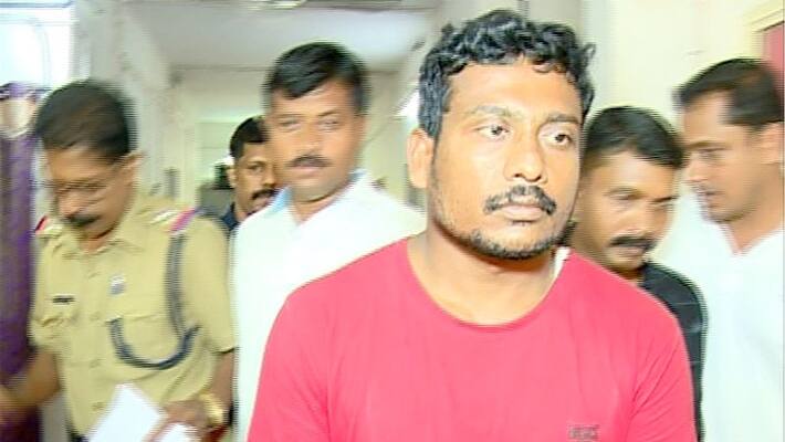 theif arrested who rob using women outfit theif arrested who rob using women outfit