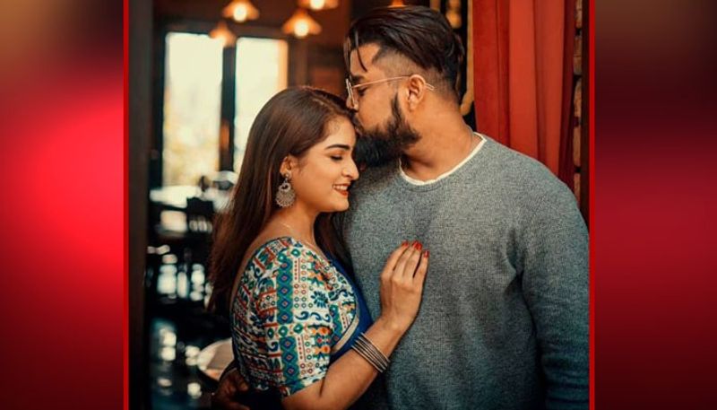 বিয়ের আগে প্রি-ওয়েডিং এর ছবি শেয়ার করেছেন অভিনেত্রী দেবপর্ণা চক্রবর্তী।