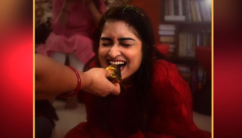 দীর্ঘদিন ধরেই শুভ্রজ্যোতির সঙ্গে সম্পর্ক রয়েছে দেবপর্ণার। অবশেষে চার হাত এক হল।