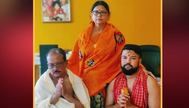 বাবা ও মাকে সঙ্গে নিয়ে শুভ্রজ্যোতি পাল চৌধুরীর নান্নিমুখের ছবিও প্রকাশ্যে এসেছে।