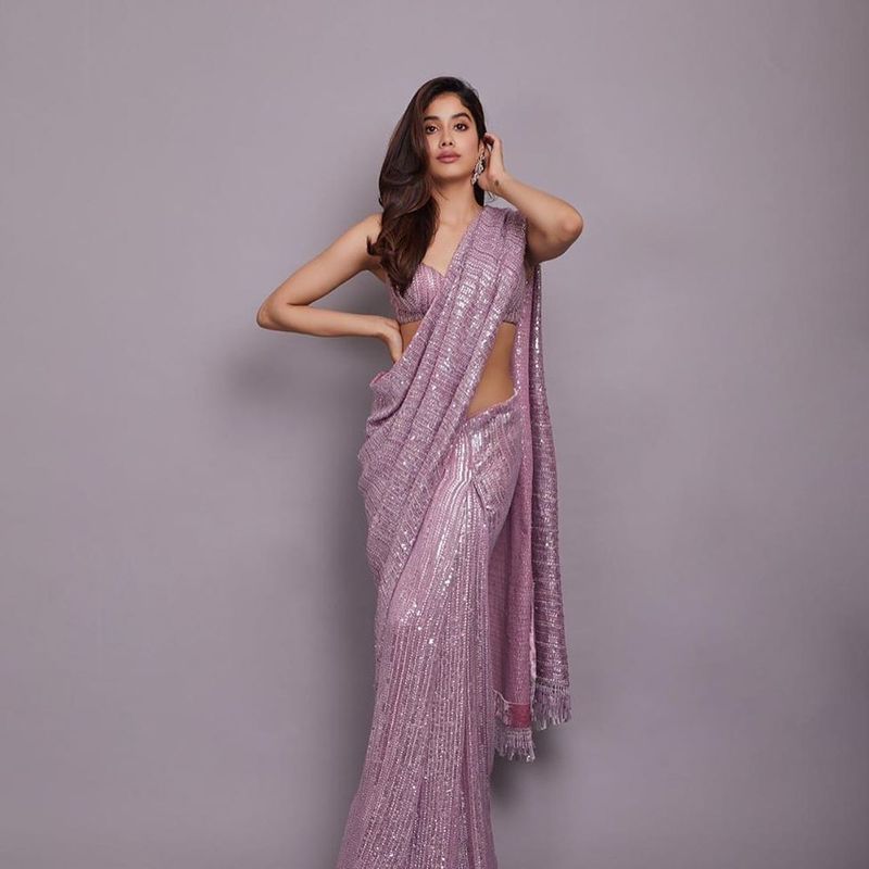 Bollywood Heroines Hot Saree Clicks Going Viral