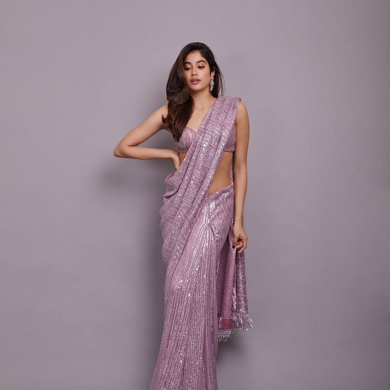 Bollywood Heroines Hot Saree Clicks Going Viral