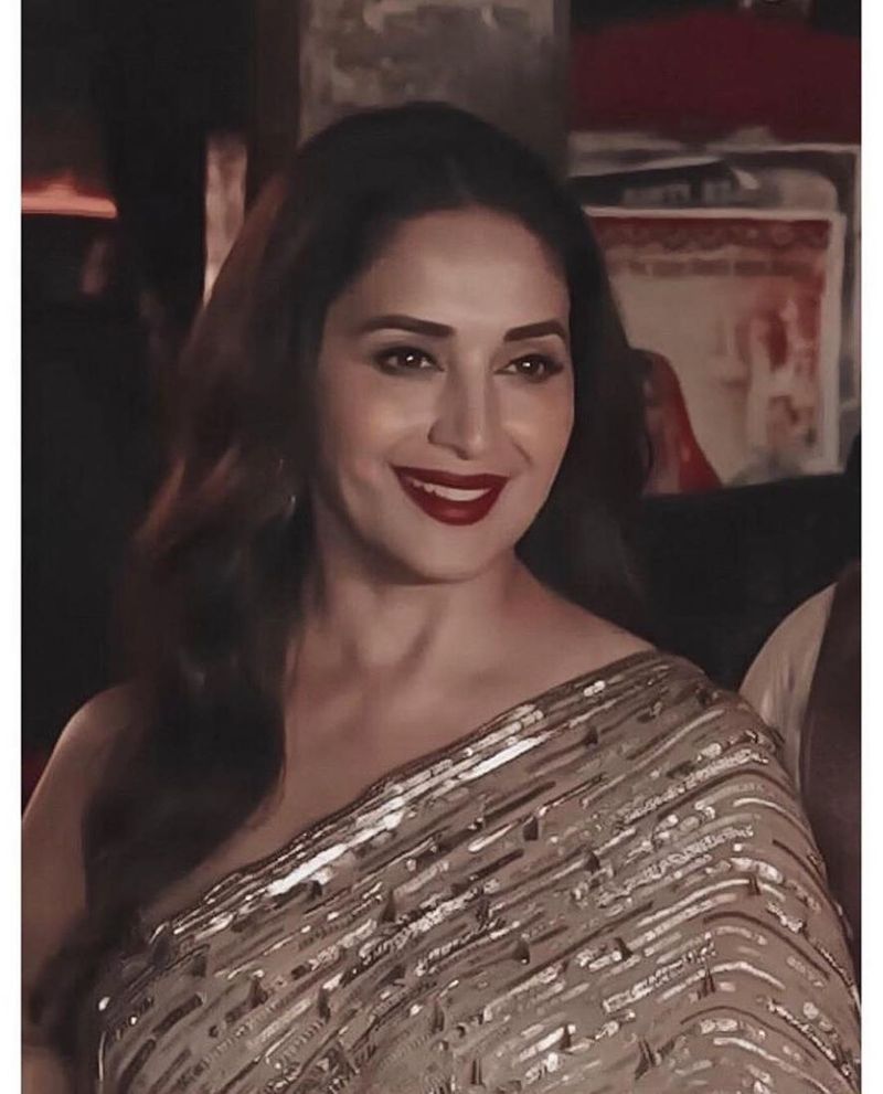 Bollywood Heroines Hot Saree Clicks Going Viral