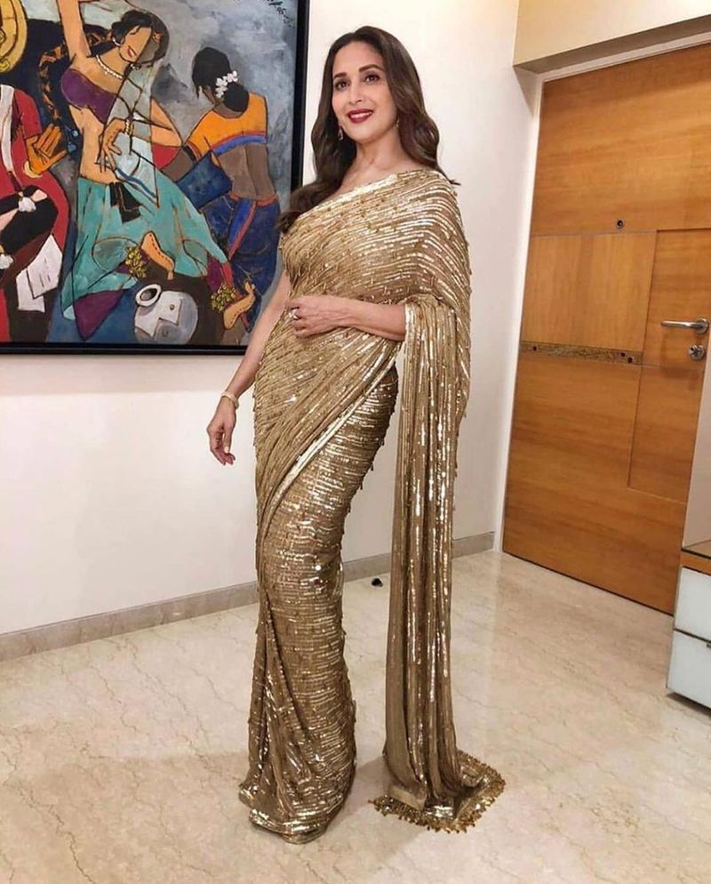 Bollywood Heroines Hot Saree Clicks Going Viral