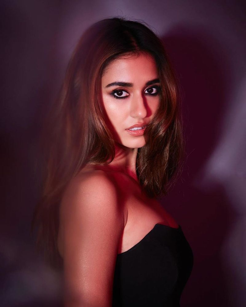 actress disha patani hot photo gallery