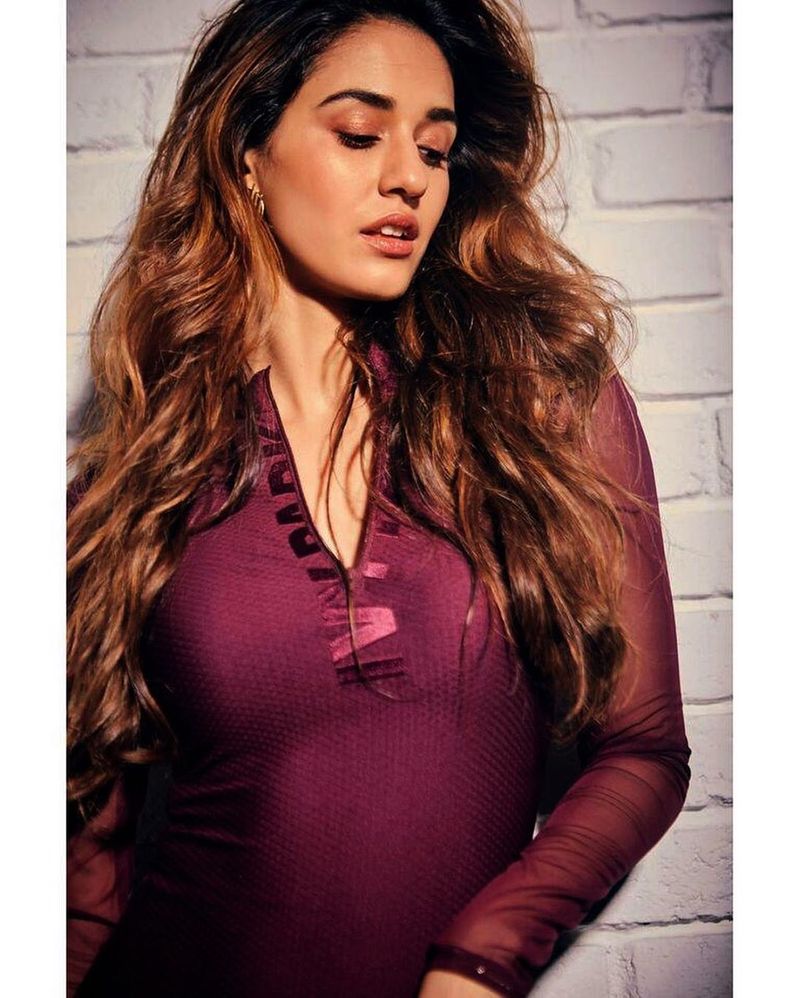 actress disha patani hot photo gallery