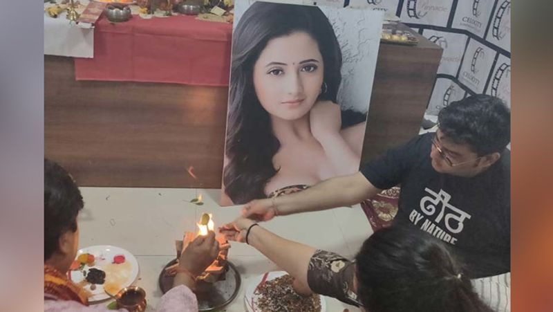 बिग बॉस 13 का विनर बननेकी दौड़ में रश्मि के अलावा सिद्धार्थ शुक्ला, आरती सिंह, शहनाज और आसिम रियाज शामिल हैं।