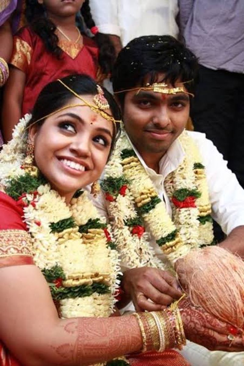 gv prakash and sainthavi marri
