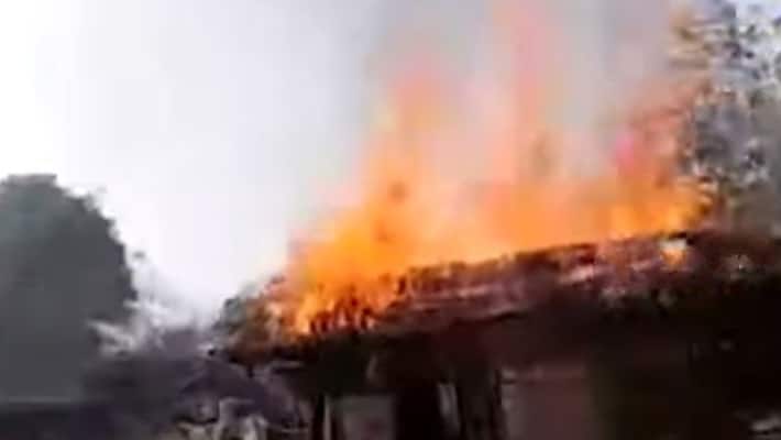 Villagers clashes with BSF in Jalangi at Murshidabad Villagers clashes with BSF in Jalangi at Murshidabad