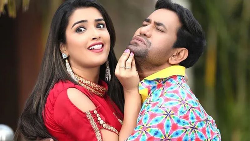 Dinesh lal Yadav Nirahua Birthday Amrapali dubey Wishes to share Romantic video KPY