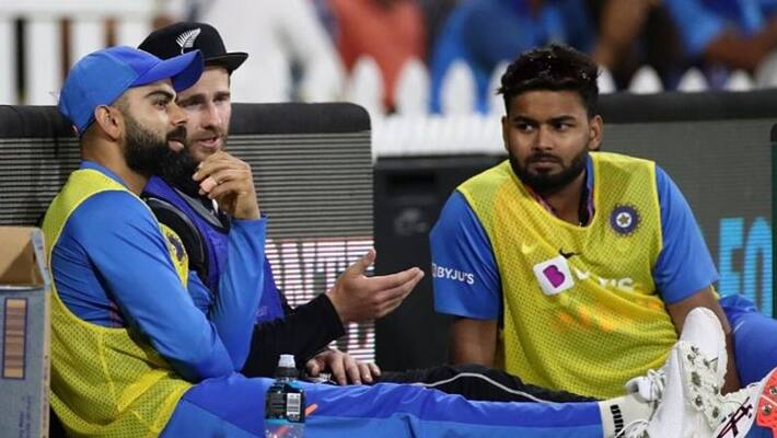 IND vs NZ: kohli and kane williamson watch final t20 sitting side side IND vs NZ: kohli and kane williamson watch final t20 sitting side side