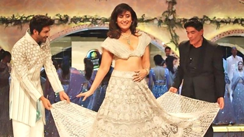 একবার আমিশাকে বলেছিলেন তিনি, আমি অন্যদের ছবি উপহারদি। বড় ছবি ছেড়ে দিয়ে থাকি। সেই সুযোগ অন্যরা পায়।