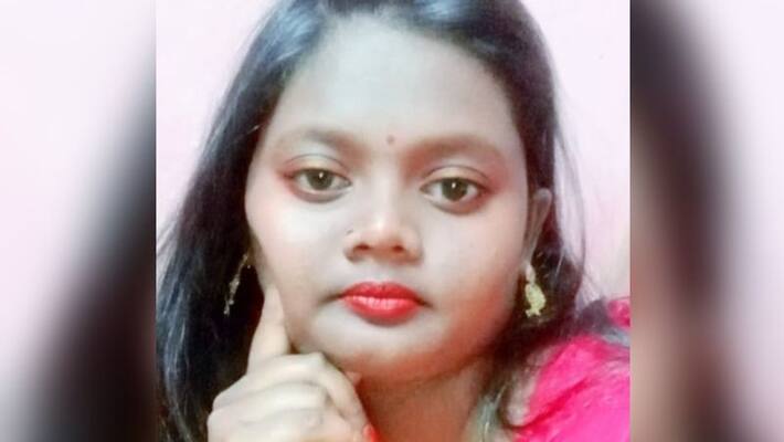 Body of a girl found beside railway track in Howrah Body of a girl found beside railway track in Howrah