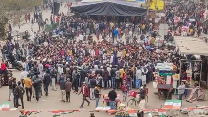 Supreme Court refrains from influencing Delhi polls, to hear petitions on Shaheen Bagh protests on Feb 10 Supreme Court refrains from influencing Delhi polls, to hear petitions on Shaheen Bagh protests on Feb 10
