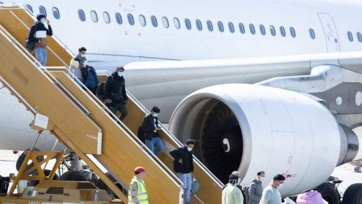 Quarantine help desk opens at Kolkata Airport Quarantine help desk opens at Kolkata Airport