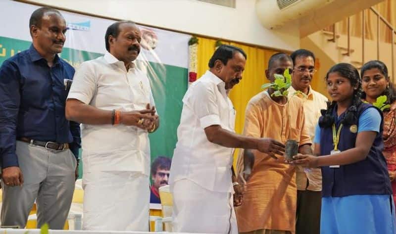 minister senkottaiyan appreciated students for growing tree