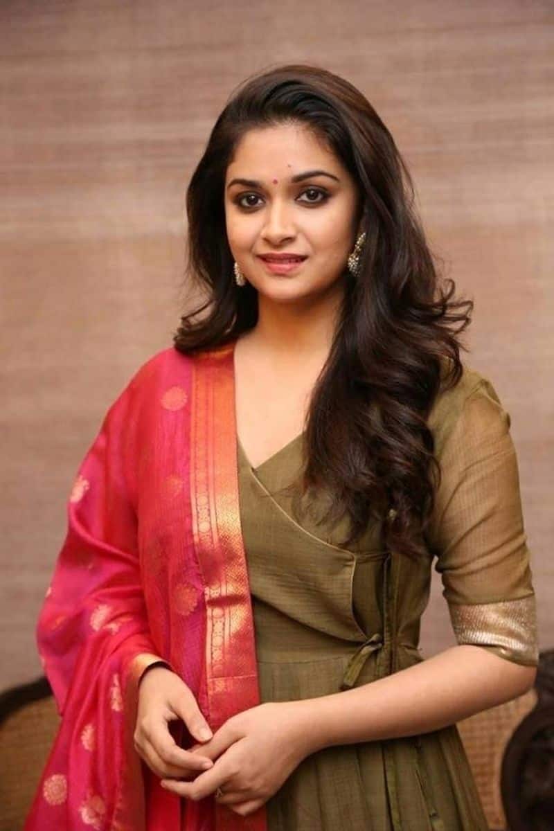 Actress Keerthy Suresh Ready to Reduce her Salary from 20 to 30 Percentage For Corona Issue