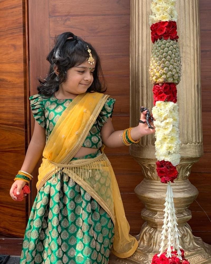 குட்டி தேவதை ஸ்ரீதேவி மகள் ரூபிகா புகைப்படங்கள்: