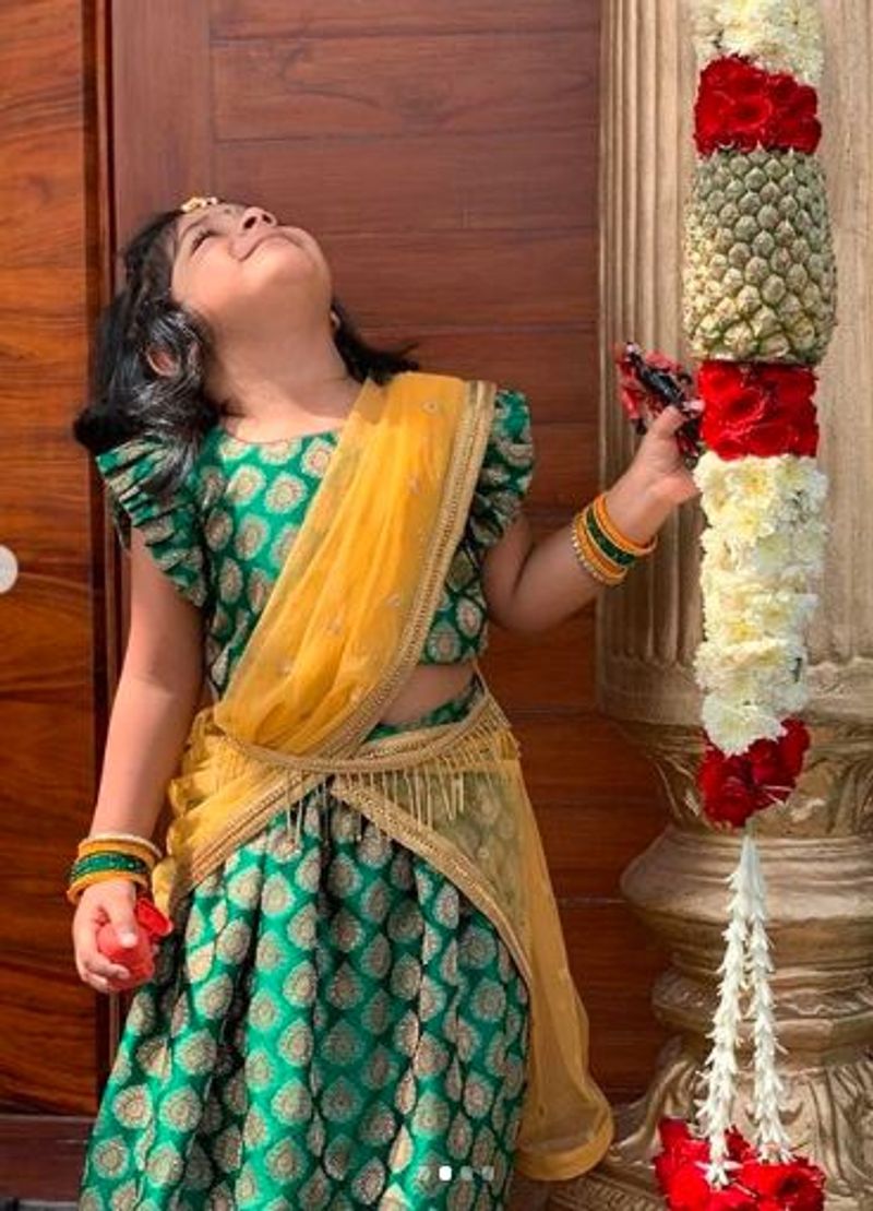 குட்டி தேவதை ஸ்ரீதேவி மகள் ரூபிகா புகைப்படங்கள்:
