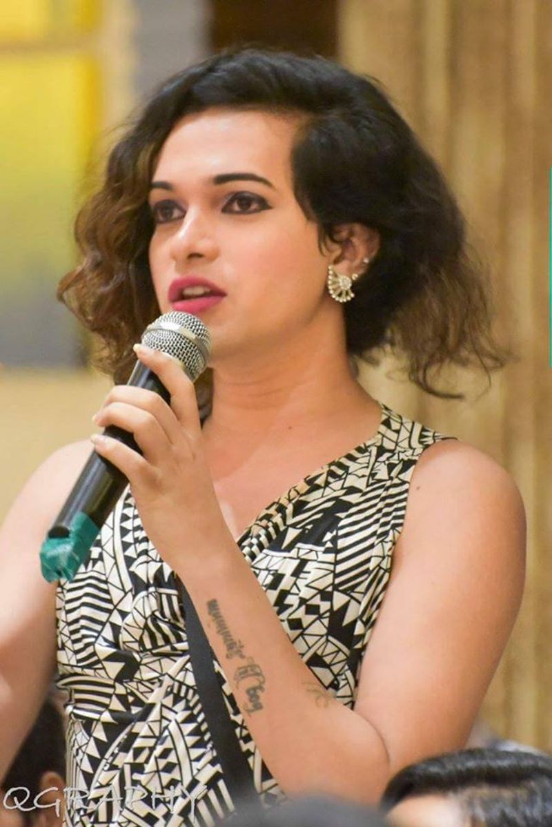 मेरे बचपन में बहुत सी बुरी यादें जुड़ी हैं जैसे स्कूल में मेरे साथ पढ़ने वाले बच्चे (क्लासमेट्स) मुझे 'छक्का-छक्का' बुलाते थे। जब भी मैं नॉर्मल बच्चों की तरह रहने की कोशिश करता तो मुझे बार-बार एहसास दिलाया जाता कि मेरी लड़कियों वाली हरकतों की वजह से मैं नॉर्मल नहीं हूं।