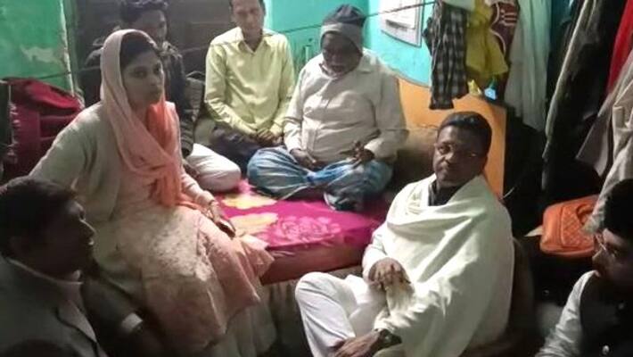 Firhad hakim paid condolences to park circus caa protester family Firhad hakim paid condolences to park circus caa protester family