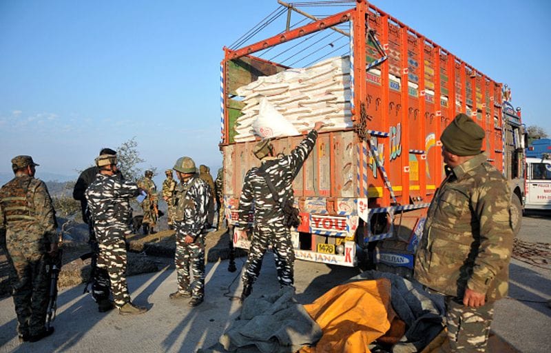 31 जनवरी को सुरक्षाबलों और आतंकियों के बीच मुठभेड़ हुई थी। ये आतंकी ट्रक में सवार होकर श्रीनगर जा रहे थे।