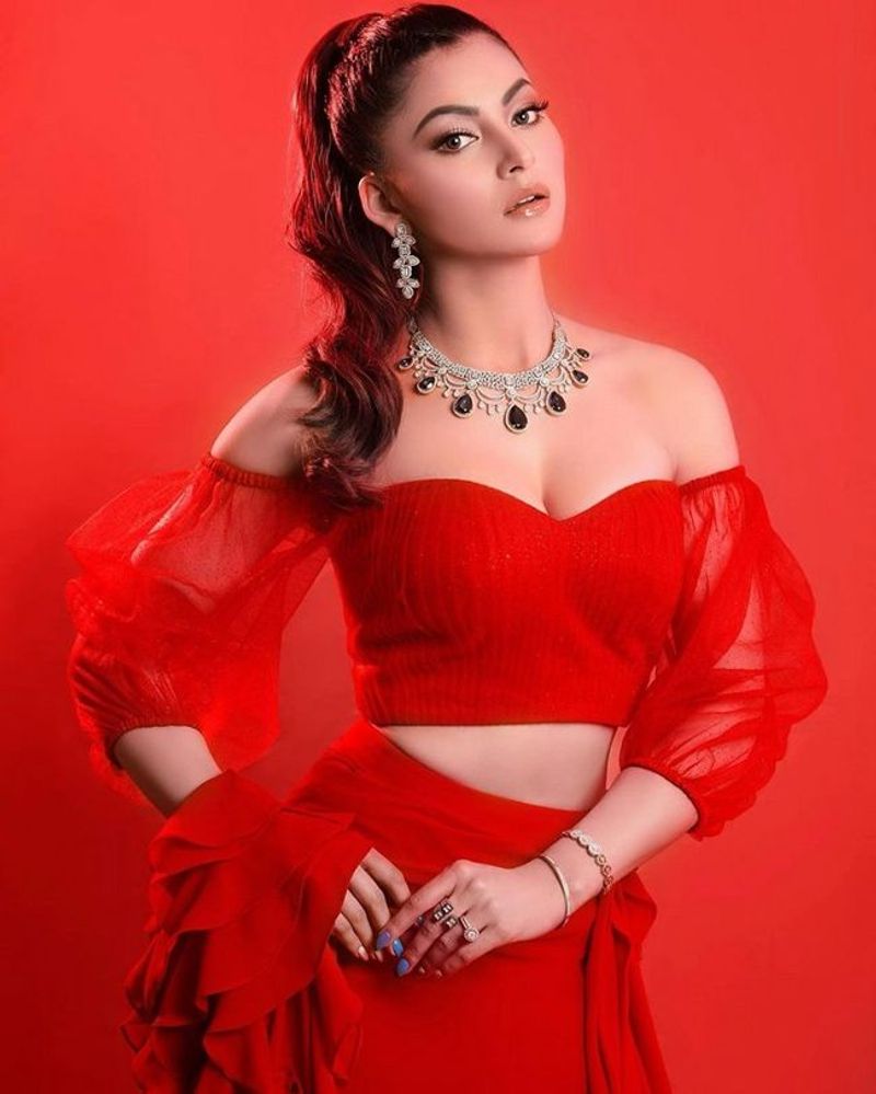 জীবনের ২৫ টি বসন্ত পার করে আজ ২৬ বছরে পা দিলেন বলি অভিনেত্রী উর্বশী রাউতেলা।