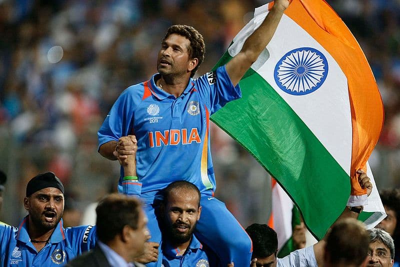 Sachin Tendulkar and Virender Sehwag reveals why dhoni came at No.4 in 2011 World Cup final