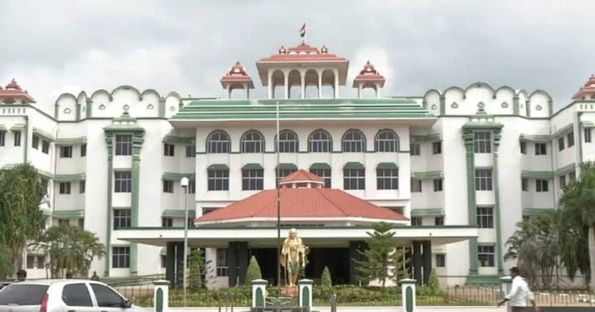 தற்காலிக ஆசிரியர் நியமனத்திற்கு இடைக்கால தடை.. உயர்நீதிமன்ற மதுரை கிளை அதிரடி உத்தரவு..