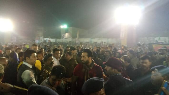 Video of Irfan Pathan goes viral with fake rumors, Kolkata's Kamarhati turns into Delhi's Shaheen Bagh. Video of Irfan Pathan goes viral with fake rumors, Kolkata's Kamarhati turns into Delhi's Shaheen Bagh.