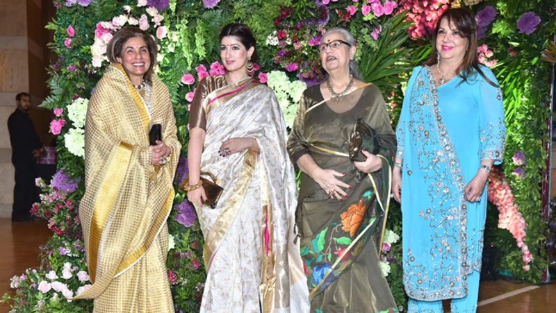 डिंपल कपाड़िया, ट्विंकल कपाड़िया, हनी ईरानी और जरीन खान।