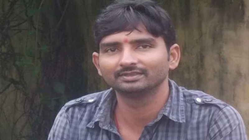 पढ़ाई पूरी करने के बाद मंगलेश सिविल सर्विस की तैयारी करना चाहते थे। लेकिन पिता की सेलेरी के भरोसे ही घर खर्च व मंगलेश की दो बहनो व एक भाई की पढ़ाई का खर्च भी था। लेकिन उनके पिता ने हिम्मत नहीं हारी। उन्होंने मंगलेश को सिविल सर्विस की तैयारी करने के लिए भेज दिया।