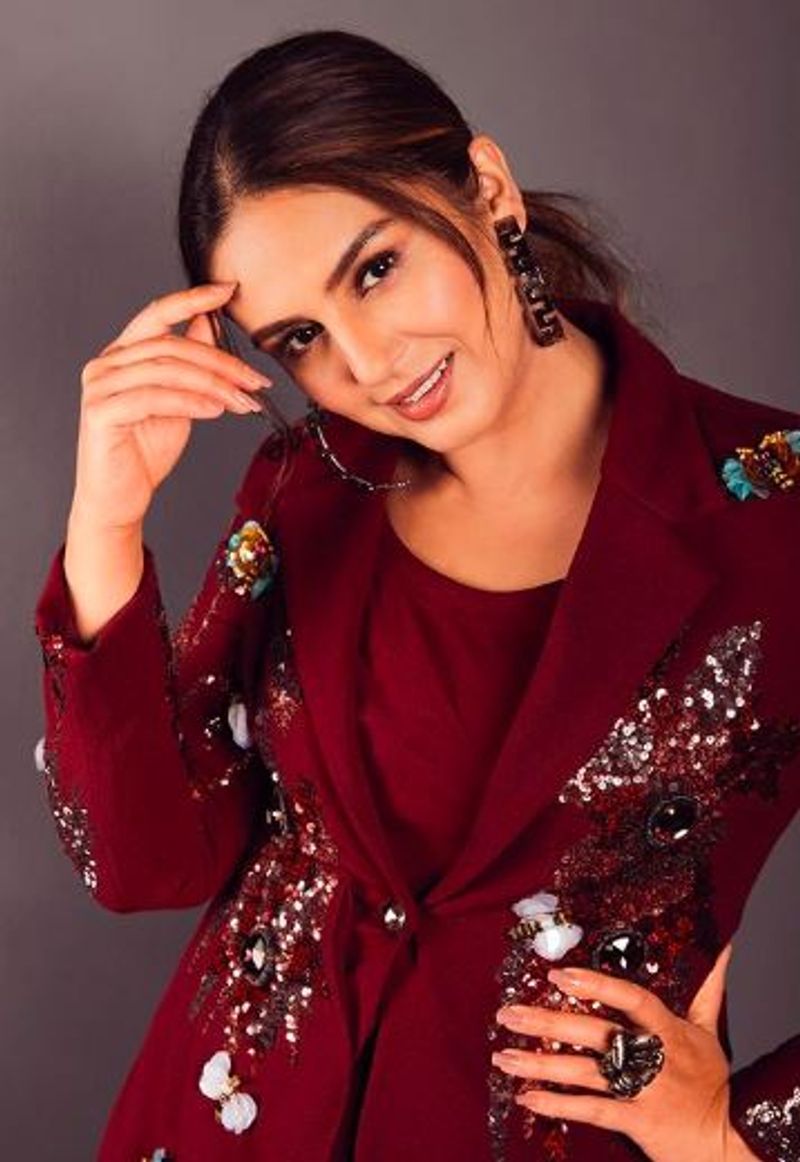 huma qureshmi over take the vijay movie actress malavika mohan