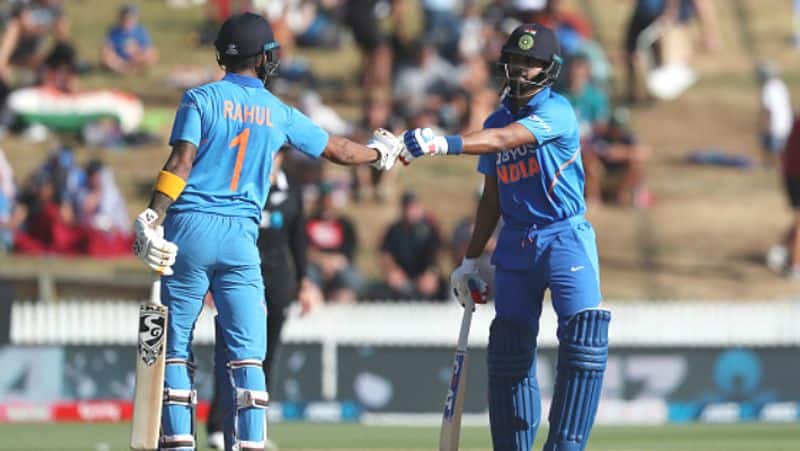 shreyas iyer kl rahul played well and india set tough target to new zealand in first odi