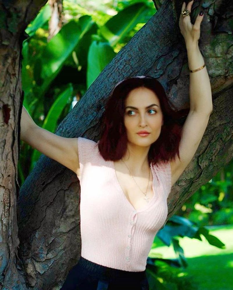 Elli AvrRam Latest Hot Instagram Photos