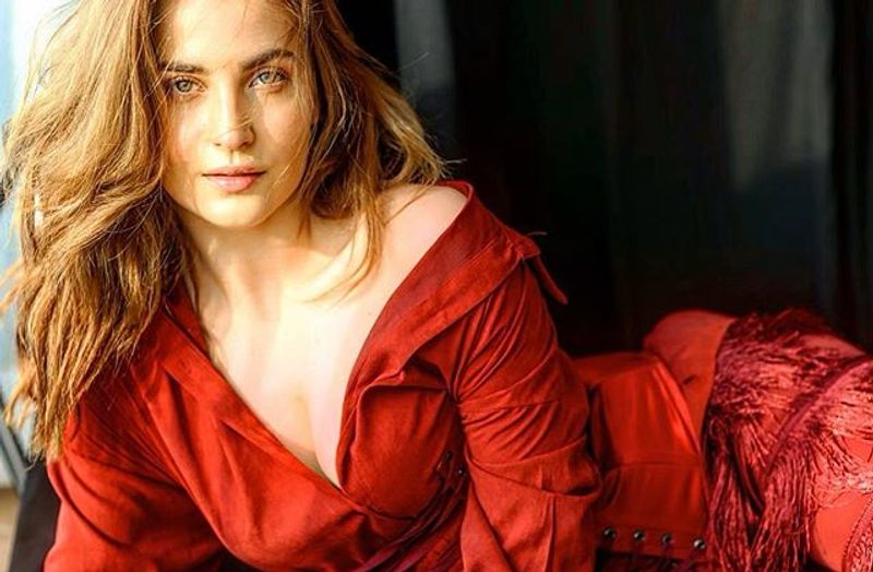Elli AvrRam Latest Hot Instagram Photos