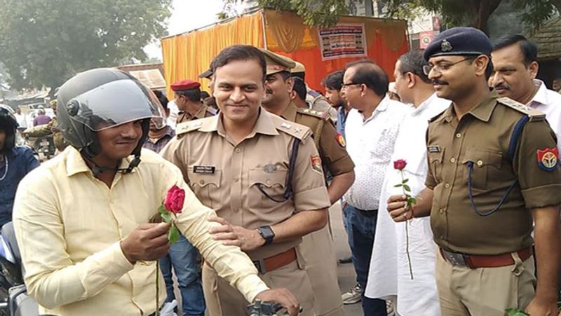 उनके पिता कैलाश नारायण तिवारी, रेलवे इटारसी में सेक्शन इंजीनियर हैं। आशीष की 12वीं तक की पढ़ाई इटारसी के केंद्रीय विद्यालय में हुई। इसके बाद 2002 से 2007 तक उन्होंने कानपुर आईआईटी से कम्प्यूटर साइंस में बीटेक और फिर एमटेक कम्प्लीट किया।