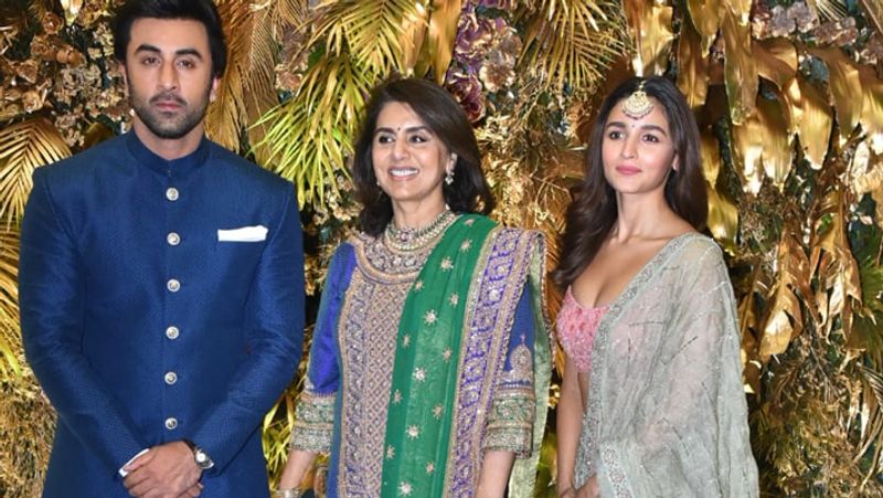 আলিয়া নিয়েই রিসেপশনের পার্টিতে হাজির রণবীর কাপুর। একই প্রেমে তুললেন একাধিক ছবি।