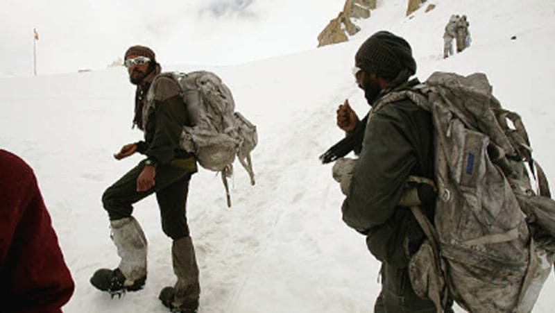 ऑडिट के मुताबिक नॉर्दन कमांड का आर्मी हेडक्वार्टर रिजर्व जिन डिपो में एक्सट्रीम कोल्ड क्लोदिंग एंड इक्विपमेंट (ईसीसीएंडई) रखता है, वहां उनकी काफी कमी रही। बताते चलें कि ईसीसीएंडई में जूते, कोट, चश्मे और स्लीपिंग बैग आदि आते हैं। ईस्टर्न कमांड में 9000 फीट और दूसरे कमांड में 6000 फीट से ज्यादा ऊंचाई वाली जगहों पर इन्हें यूज किया जाता है।