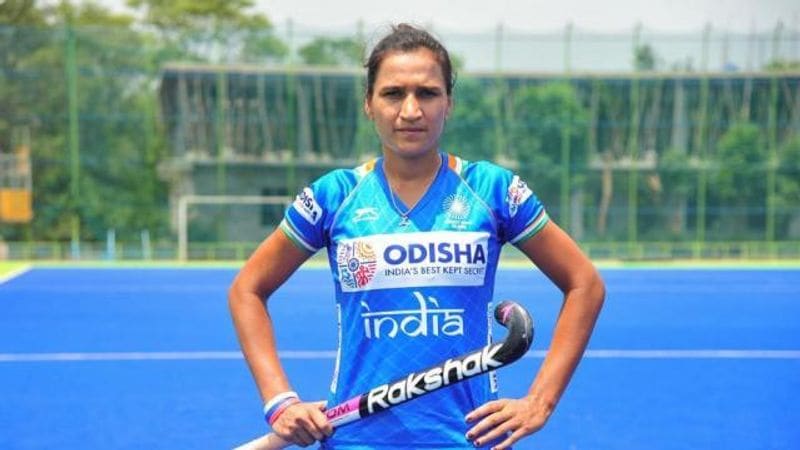 जून 2009 में, रूस में आयोजित हुए चैंपियन चैलेंज टूर्नामेंट में रानी ने फाइनल मैच में चार गोल किये और ‘द टॉप गोल स्कोरर’ और ‘यंग प्लेयर ऑफ़ टूर्नामेंट’ का ख़िताब जीता। उन्होंने साल 2010 के राष्ट्रमंडल खेलों में भाग लिया, जहाँ वे एफ़आईएच के ‘यंग वुमन प्लेयर ऑफ़ द इयर’ अवॉर्ड के लिए भी नामांकित हुई।