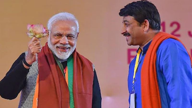 मनोज तिवारी ने कहा, "मैं बैठूंगा इस चुनाव के बाद उनके साथ। वो बहुत टैलेंटेड व्यक्ति हैं।" बीजेपी नेता ने बताया कि वो मुंबई जाएंगे उनसे मुलाकात करने। तिवारी ने कहा, "उनके मन में कुछ होगा तो उसपर बात करेंगे। नरेंद्र भाई (प्रधानमंत्री मोदी) ने भी कहा है कि आप उनके साथ बैठो।" तिवारी ने कहा, "ये लोग सच में टैलेंटेड लोग हैं। इनकी बातों का वजन हम समझते हैं। इसलिए मैं बैठूंगा, बात करूंगा।"